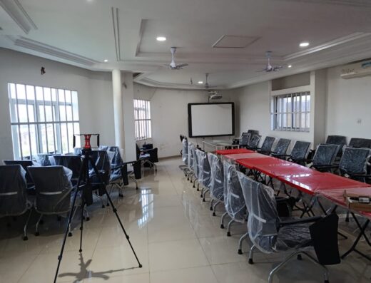🏢 Louez la salle Youth à Lomé – espace de conférence Adidogomé